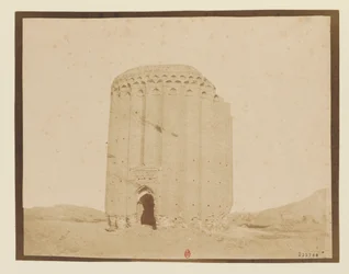 Rey, Tour Rayy, Mausoleum von Tughril